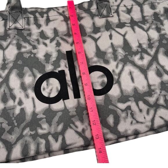 ALO gray canvas tote bag - Gym Overnight Bag - XLarge - Tiedye Grey Tote… - Picture 9 of 13